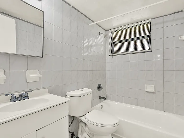 2621 NW 135th St #304 — Photo 5