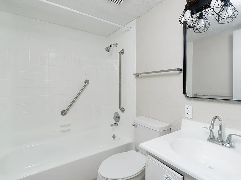 402 N Oakland Ave #7 — Photo 6