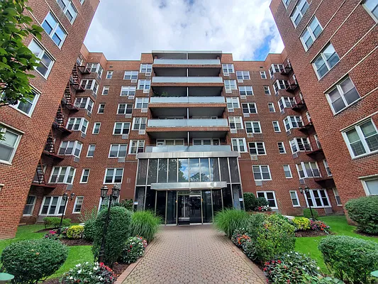 Rented by NYC Realty Brokers LLC | media 1
