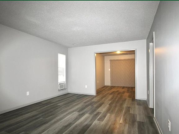 2nd image of 3878 Windermere Rd
