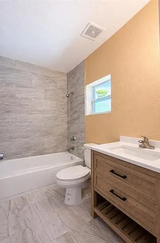 1015 NW 8th Ave — Photo 12