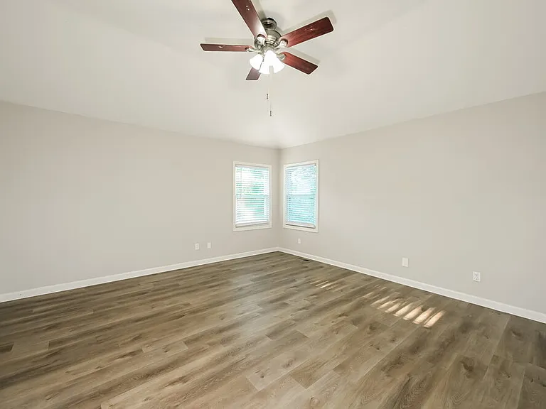2104 Watercrest Cir — Photo 10