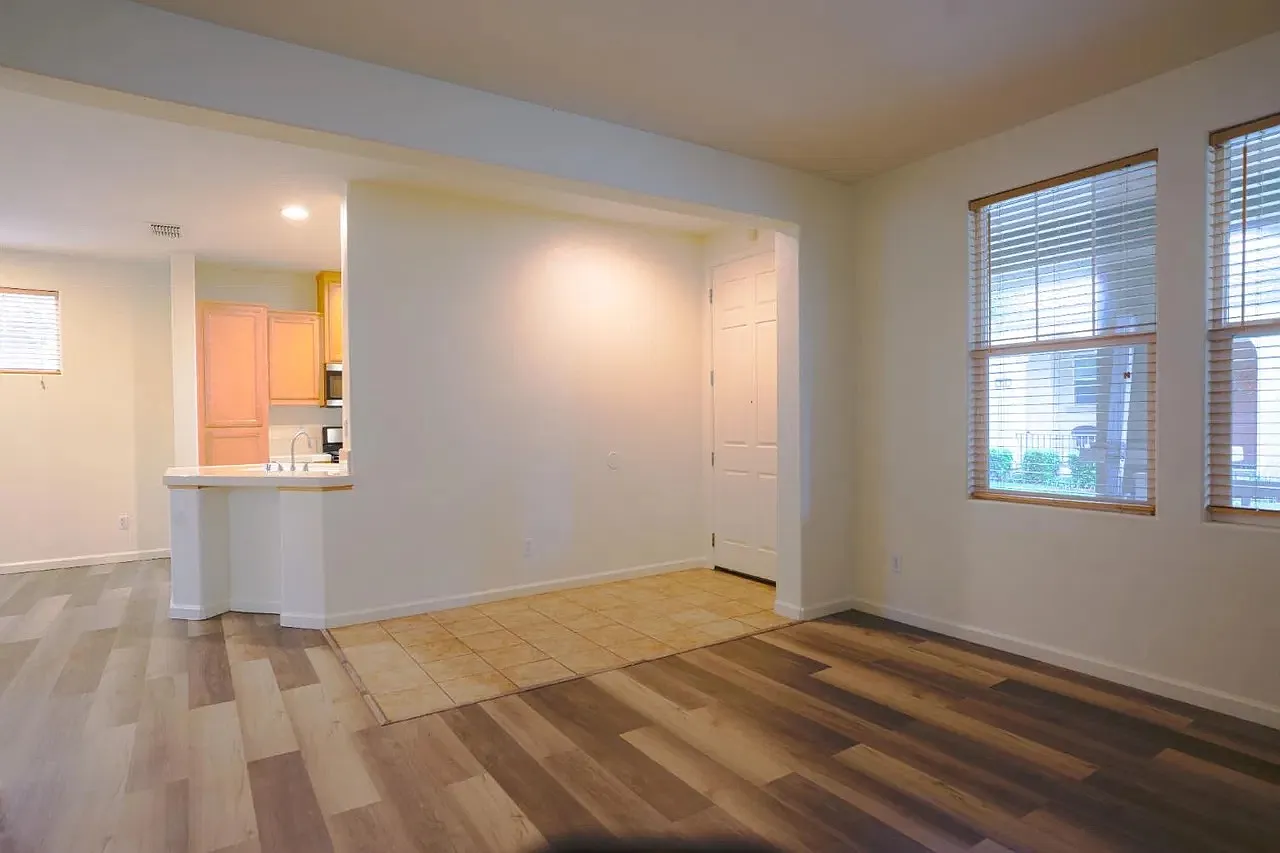 500 Wapello Cir — Photo 2