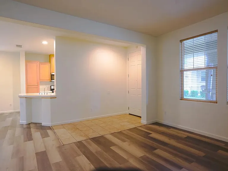 500 Wapello Cir — Photo 2