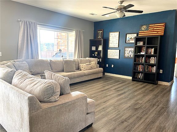 5th image of 452 S Grandview Ct