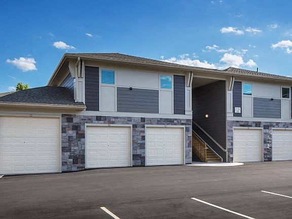 3rd image of 121 Village Green Ln #153310