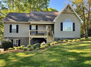 4711 Granada Hills Dr, Granite Falls, NC 28630