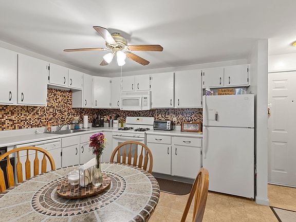 4th image of 3 New Haven Drive #204