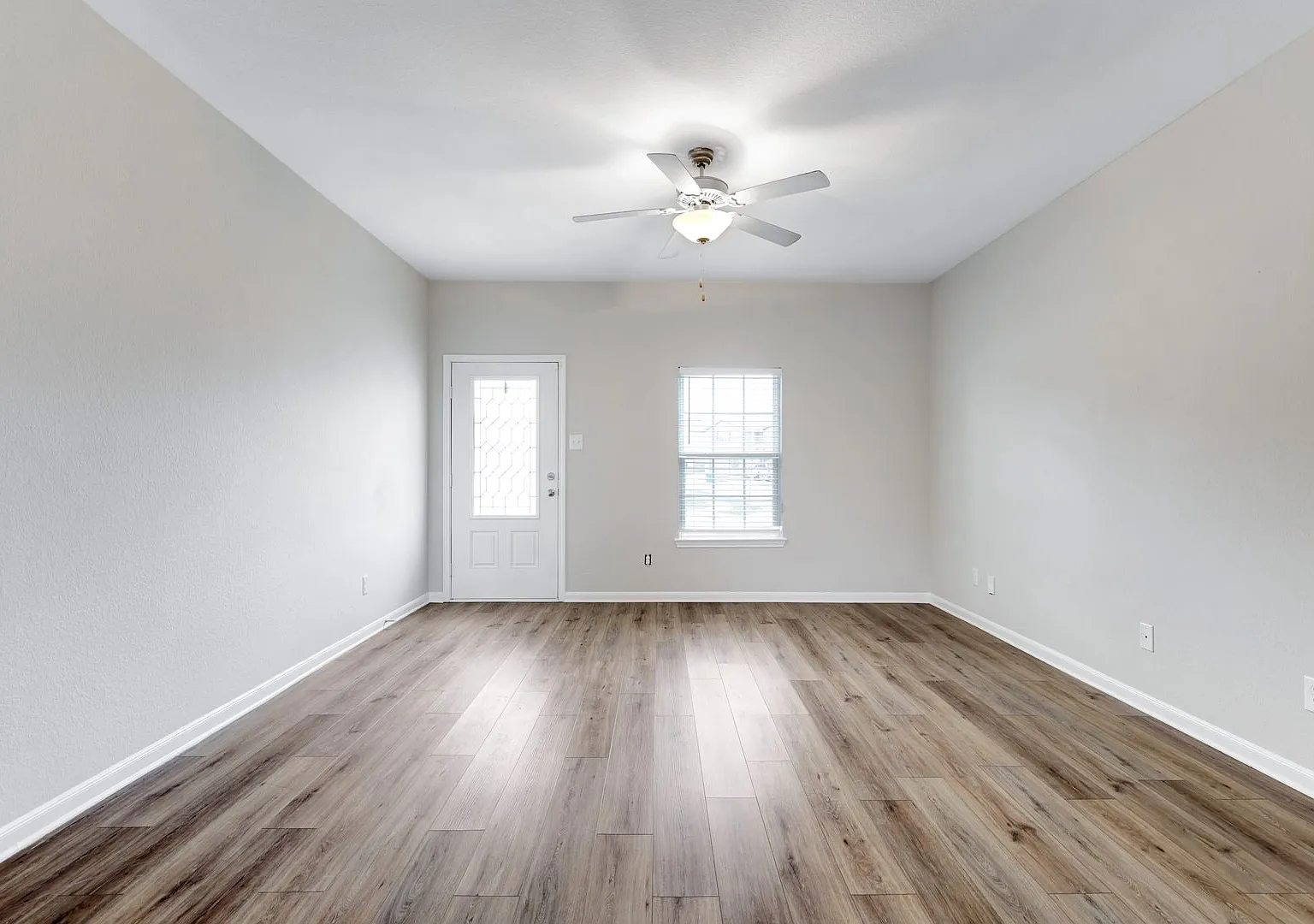 Move-In Special: One Week Free Well-Planned Layout Close To Randolph Afb And 1604 — Photo 2