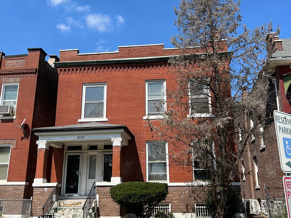 1st image of 4537 Clarence Ave #1