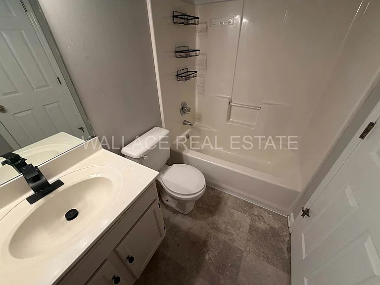 6919 Yellow Oak Ln — Photo 14