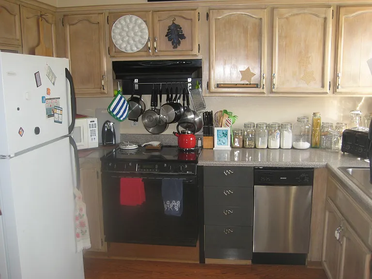 386 Hemlock Ave — Photo 2