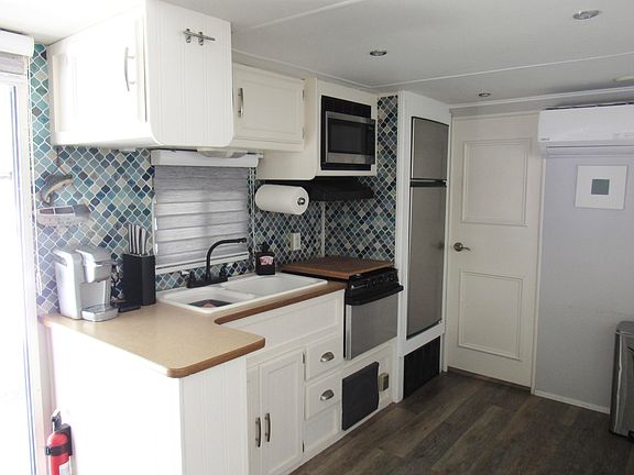 3rd image of 325 Calusa St #15