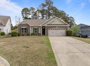 809 Misty Meadow Ln, Fayetteville, NC 28304