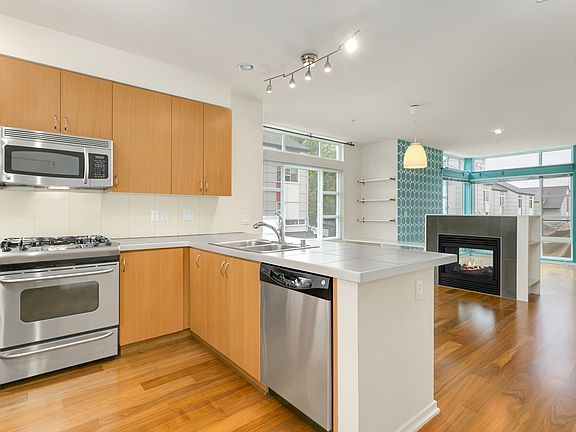 3rd image of 15235 NE 81st Way Unit 104