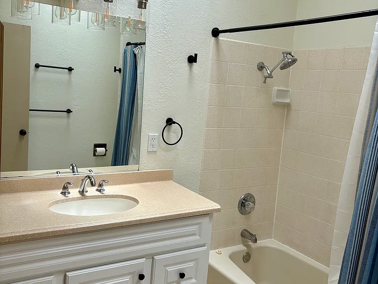 114 Falmouth Ct — Photo 11
