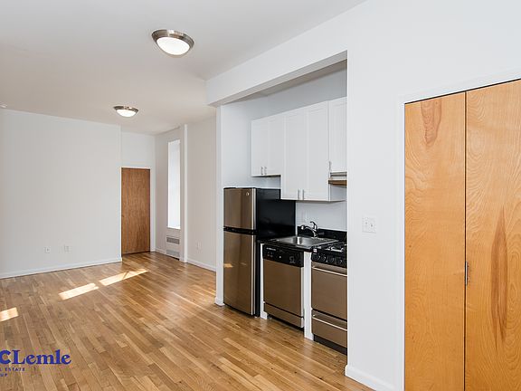 3rd image of 1361 Lexington Ave #2FW