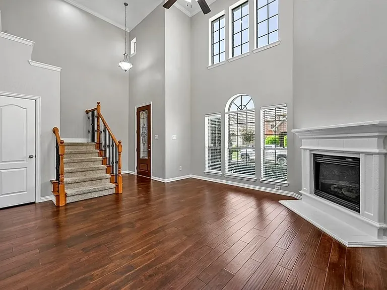 2124 Broadstone Dr — Photo 3