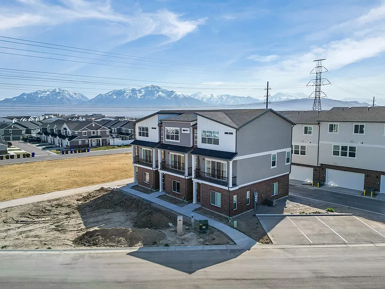 12914 S Burr Trail Ct — Photo 3