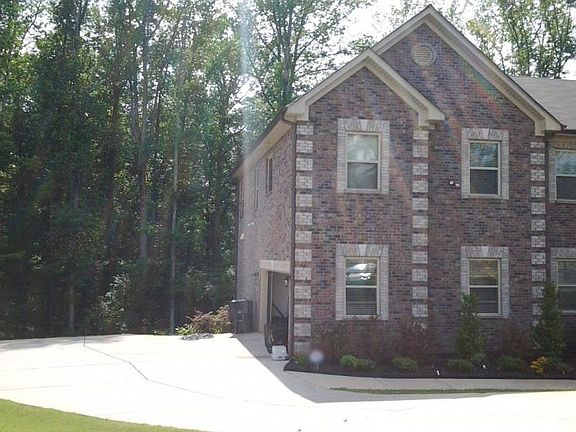 3rd image of 2901 Ash Grove Dr