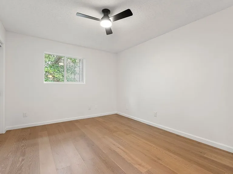 Landis Grove - 1360 — Photo 58