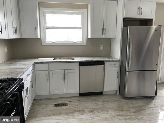 3rd image of 119 Almond Ave