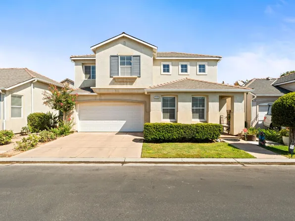 713 W Bordeaux Ln, Clovis, CA 93619