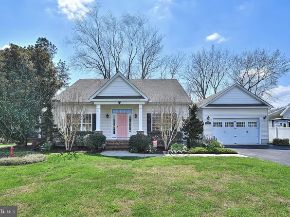 401 Serrill Ave, Ocean View, DE 19970