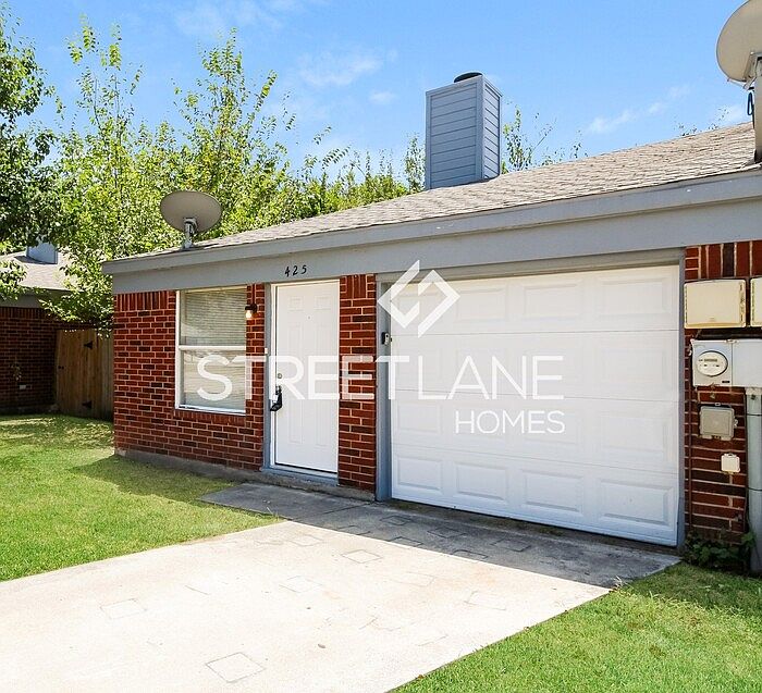 1st image of 425 Casie Ct