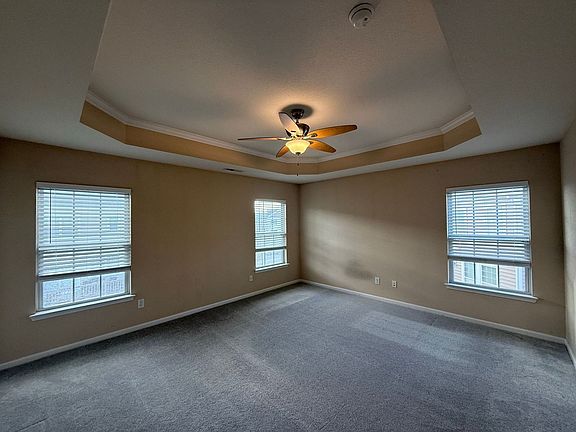 4th image of 233 Carnelian St