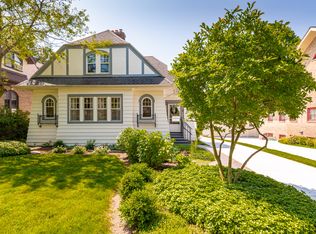 621 E Carlisle Ave, Whitefish Bay, WI 53217