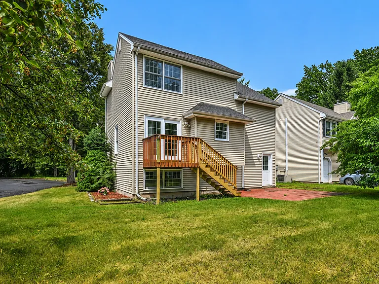 17 Cinnamon Cir — Photo 22