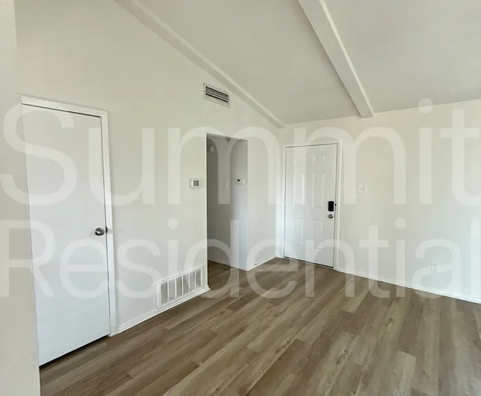 2909 O'Henry Dr — Photo 2