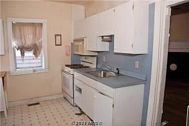 4th image of 210 W Water St