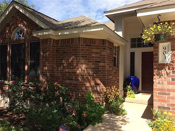 3rd image of 903 Tanglewood Dr