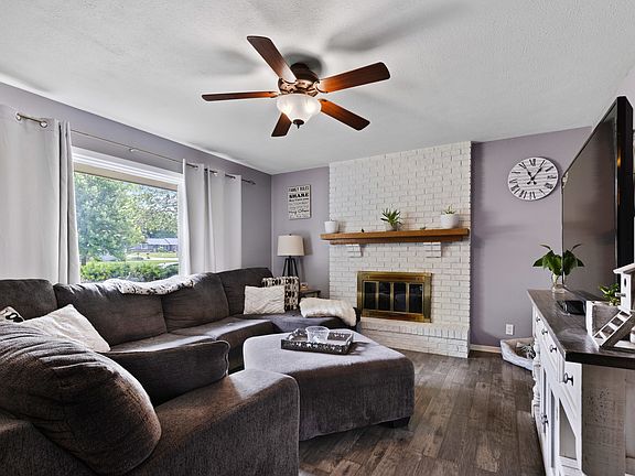 2nd image of 3778 Casandra Dr