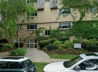 2424 E Webster Pl APT 203, Milwaukee, WI 53211