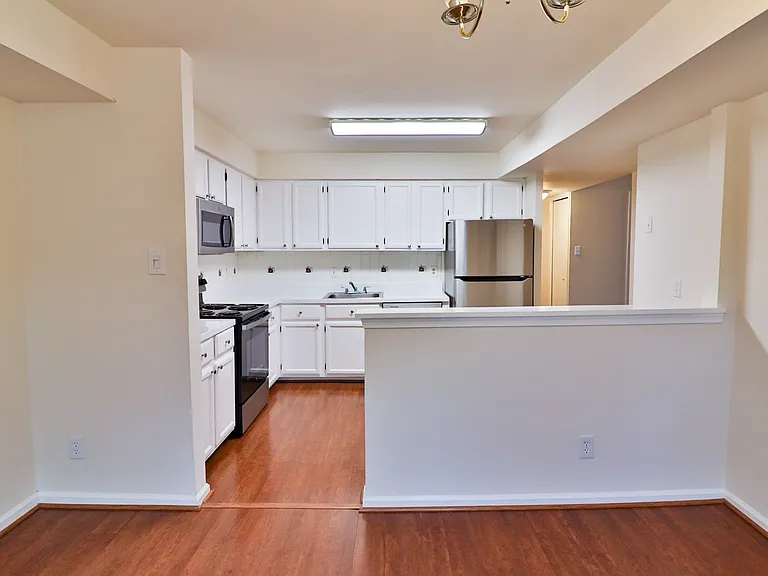 13 Pickering Ct #102 — Photo 3