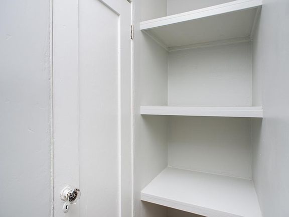 3rd image of 3974 32nd St