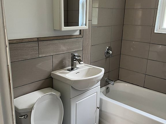 4th image of 343 Saint Paul St #3