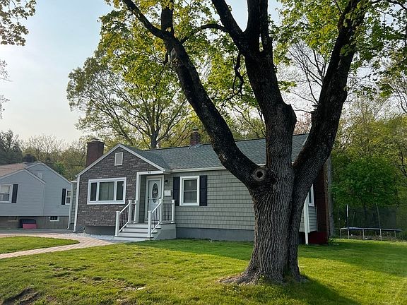 3rd image of 43 Woodway Dr