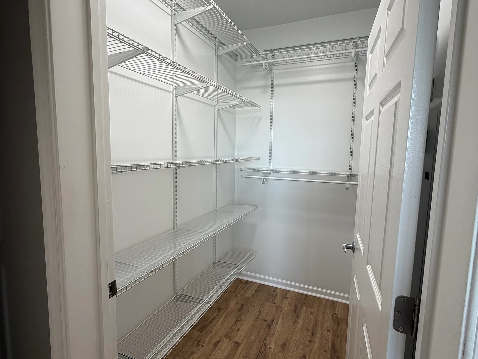 1344 Sierra Dr — Photo 2