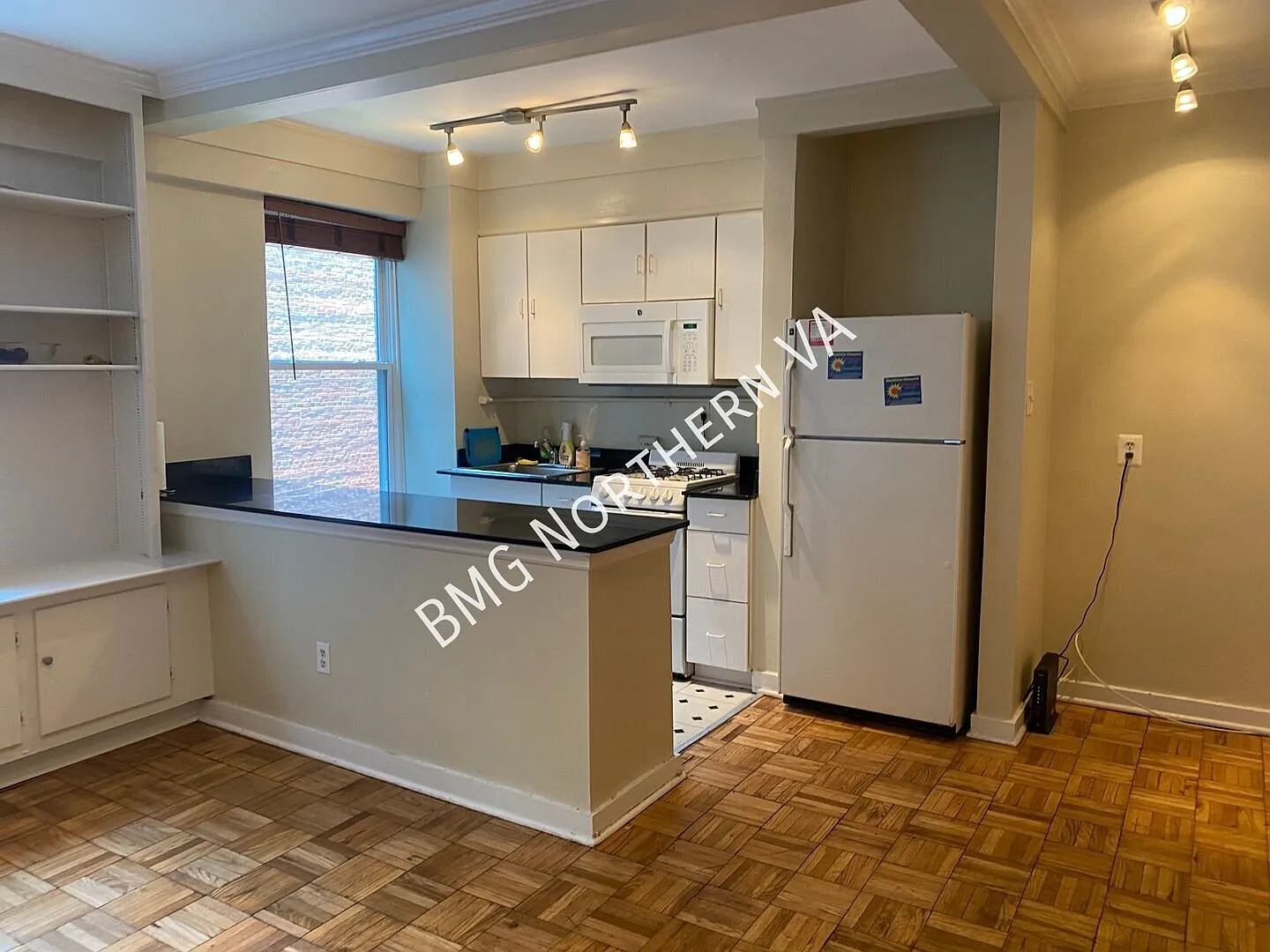 Charming 1 Bed 1 Bath Mid-Rise Condo In West End - Between Dupont Circle & Foggy Bottom — Photo 3