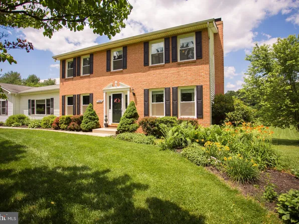1742 Bloom Rd, Westminster, MD 21157
