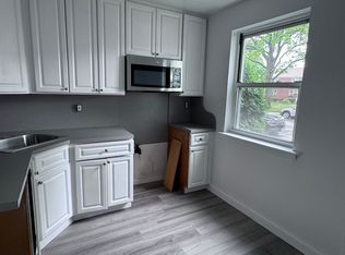 64-27 Springfield Blvd #B, Oakland Gardens, NY 11364