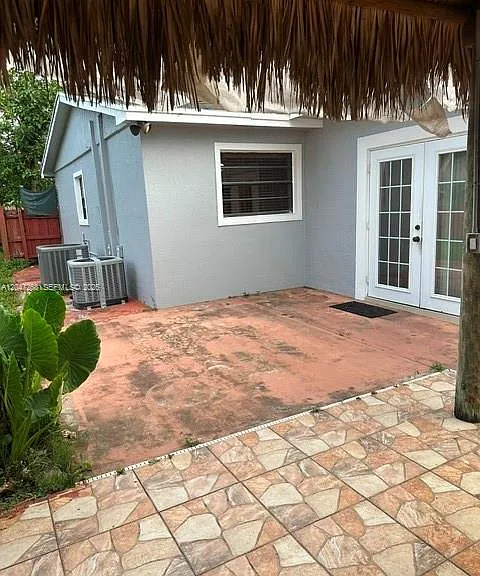 1065 NW 15th St — Photo 19