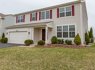 1097 Clearwater Dr, Hampshire, IL 60140