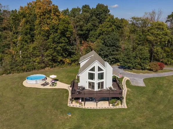 733 Chestnut Ridge Rd, Staunton, VA 24401