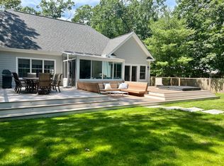 253 Norfolk Dr, East Hampton, NY 11937