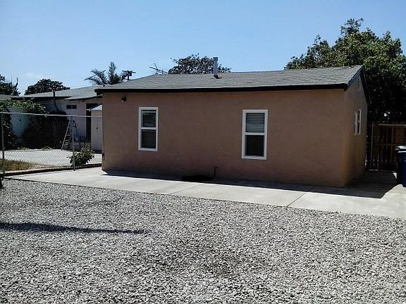 3rd image of 10928 Eastwood Ave